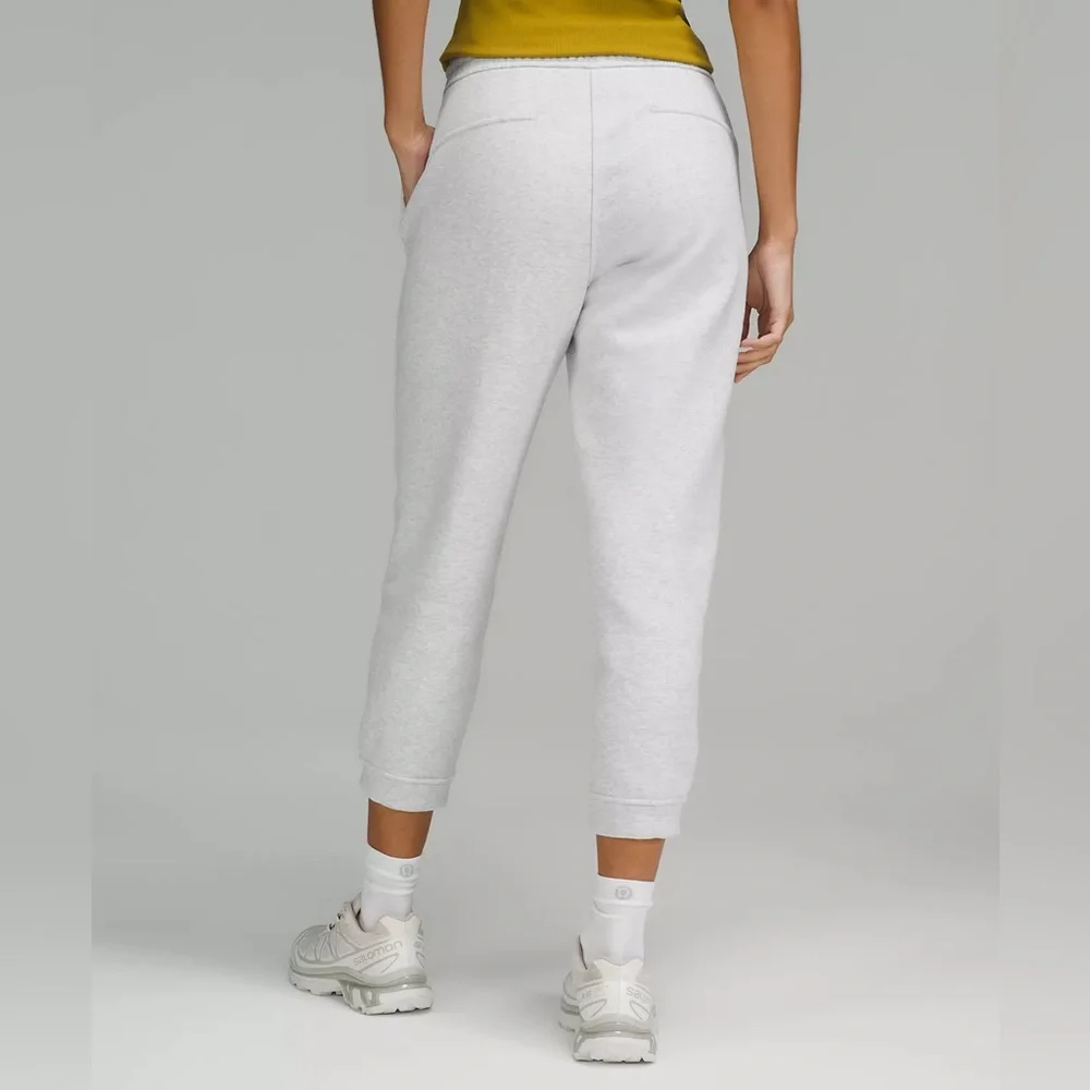 Lululemon Athletica Loungeful High-Rise Cropped Jogger - Picture 5 of 7